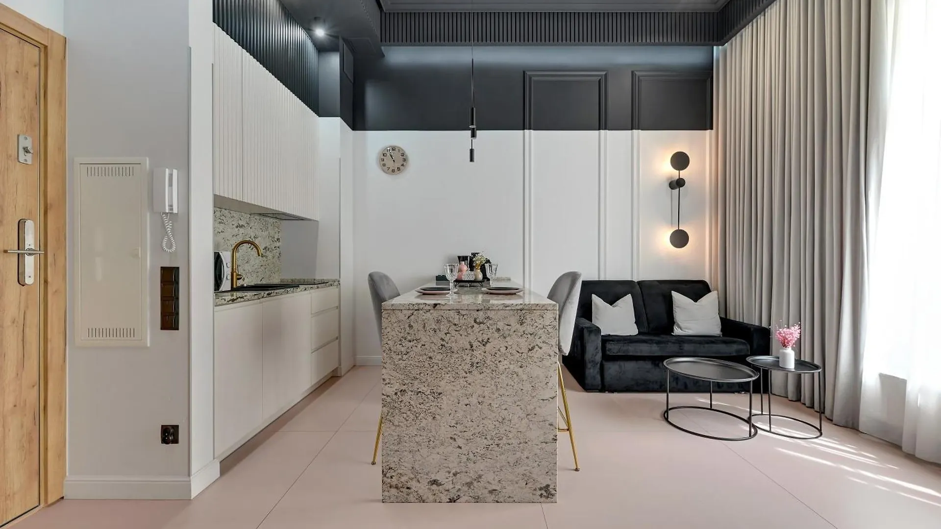 Black Star Loft Apartment By Downtown Apartments Gdańsk