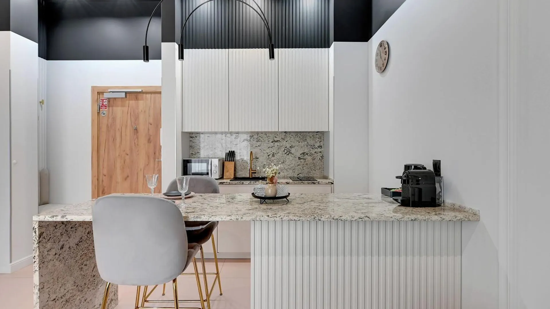 Black Star Loft Apartment By Downtown Apartments Gdańsk