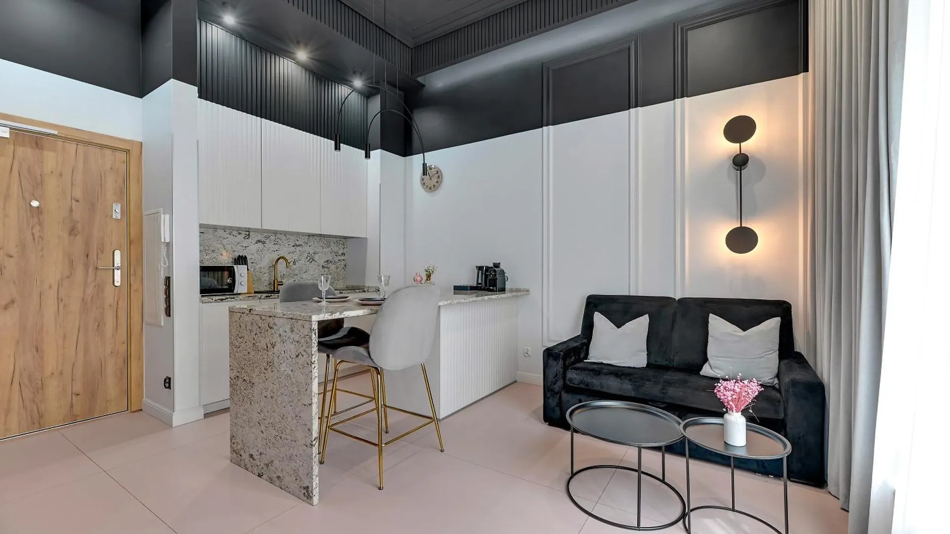 Black Star Loft Apartment By Downtown Apartments Gdaňsk